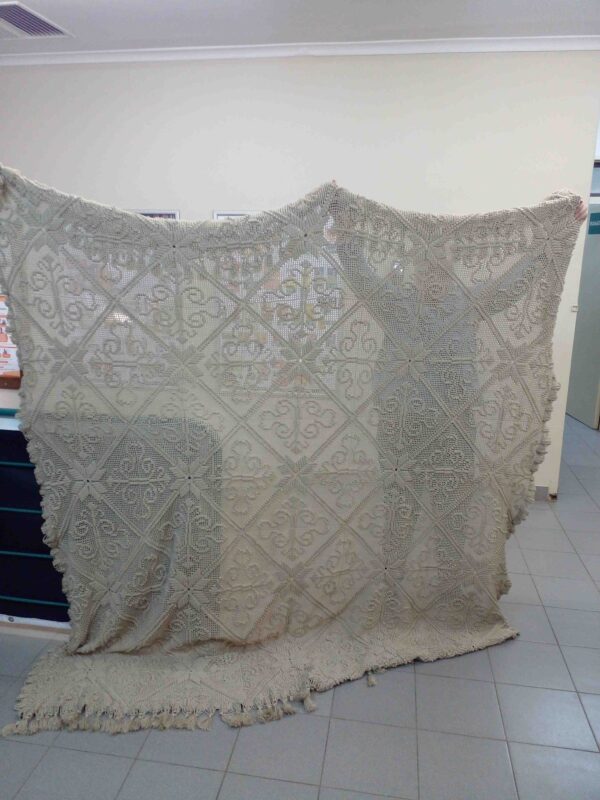 #1108 - Gehekelde bedsprei