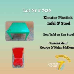 #7439 Plastiese kindertafel en stoel