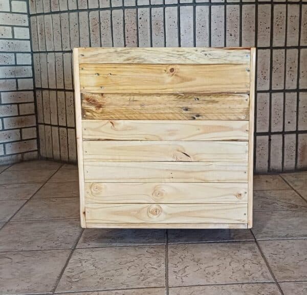 #0670 Hout krat met wiellietjies vir braai hout - Image 2
