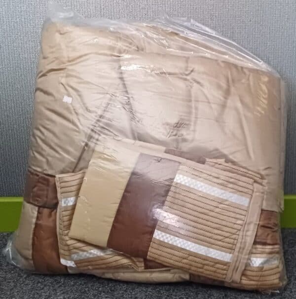 #0684 Comforter Queen size bedset - Image 2
