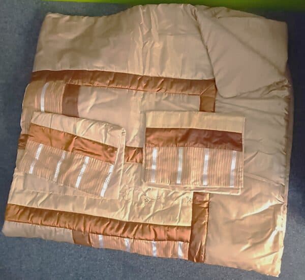 #0684 Comforter Queen size bedset
