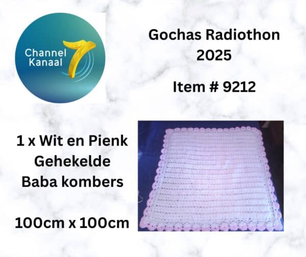 # 9212 - 1 x Gehekelde babakombers 100cm x 100cm (dogtertjie)
