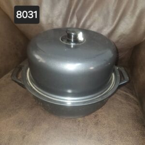 #8031 Hoender pot N$ 250