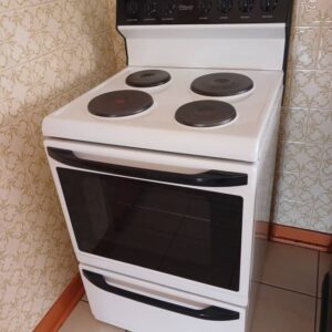 #3532 Elektriese stoof tweedehands - Defy Kitchenaire 621