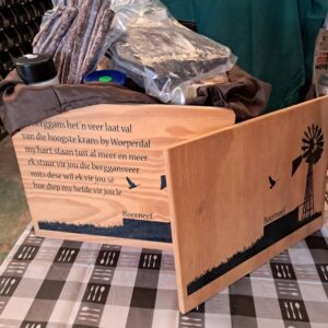 #3507 Krat volgepak met biltong, droewors, koekies, beskuit, ingelegde vrugte en geskenke