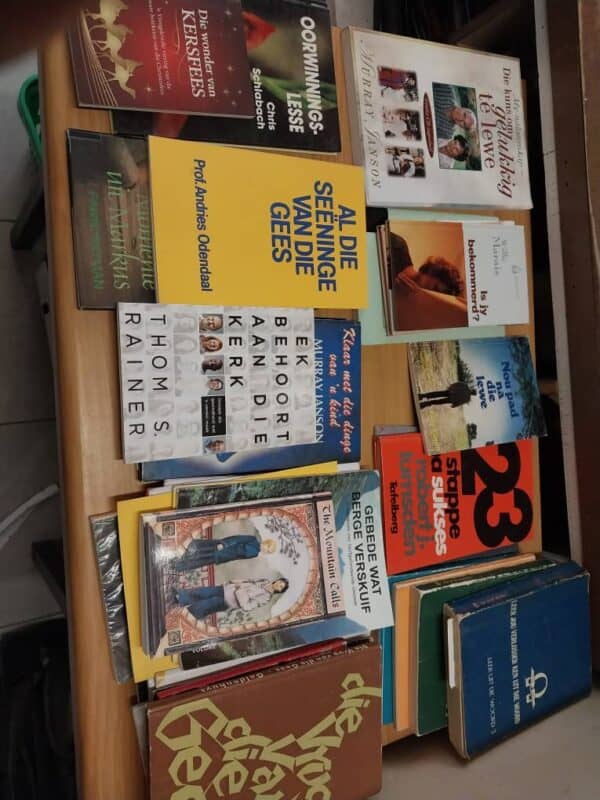 #9514 Boks Christelike Boeke