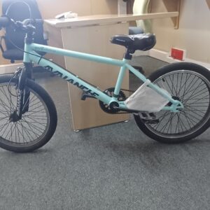 #0912 – Avalanche Bicycle Dv8 Small Frame – Secondhand – Waarde N$1500