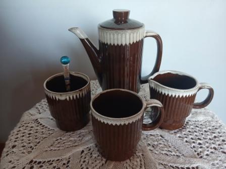 #9235 - Koffie stelletjie - Koffiepot; melkbeker; suikerpot; suikerlepel en koffiebeker - Image 2