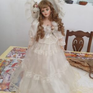 #2611:Antique Lace Porcelain Pop