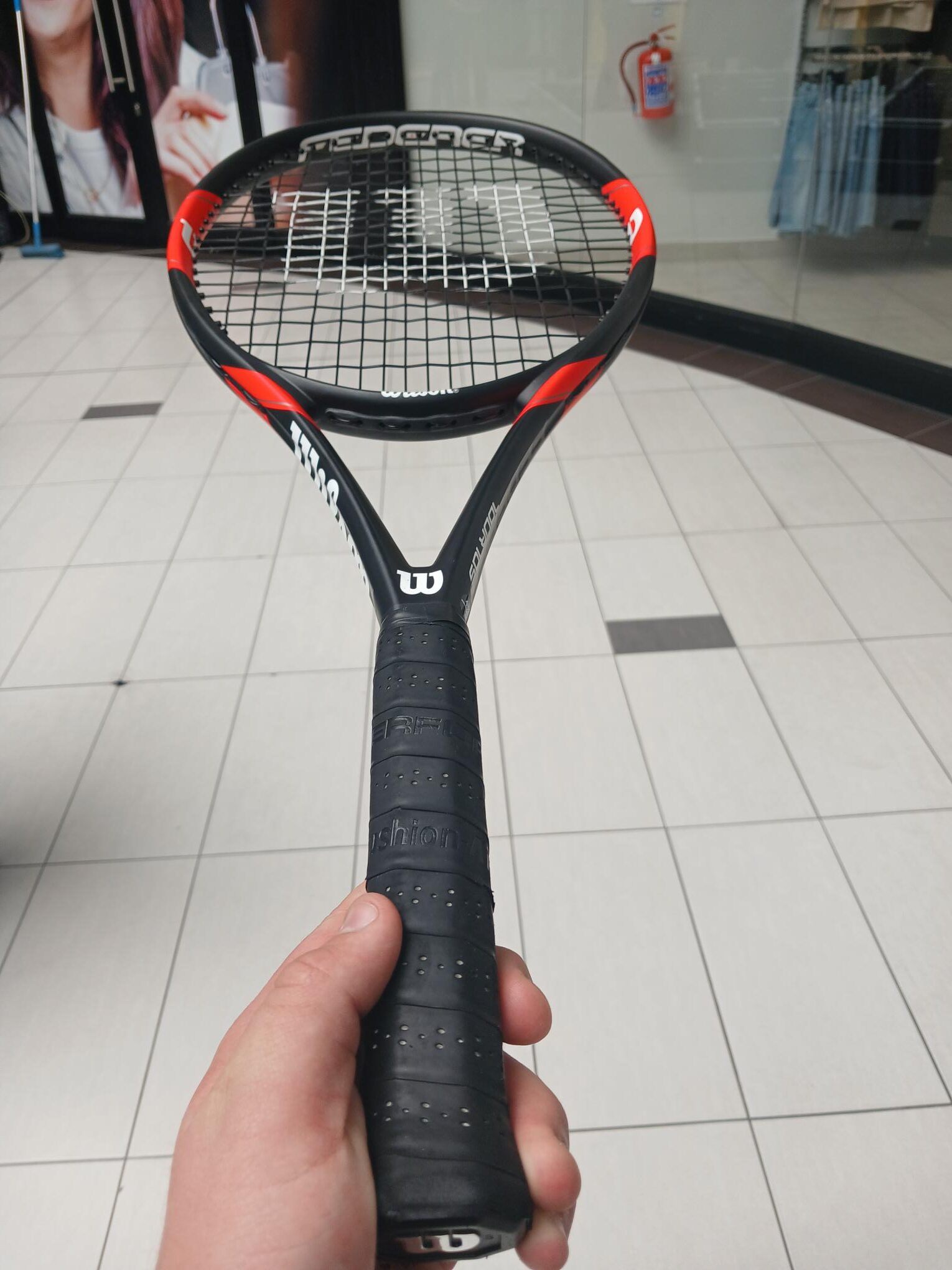 #0697 Wilson Tennis Rakket Waarde N$1 500