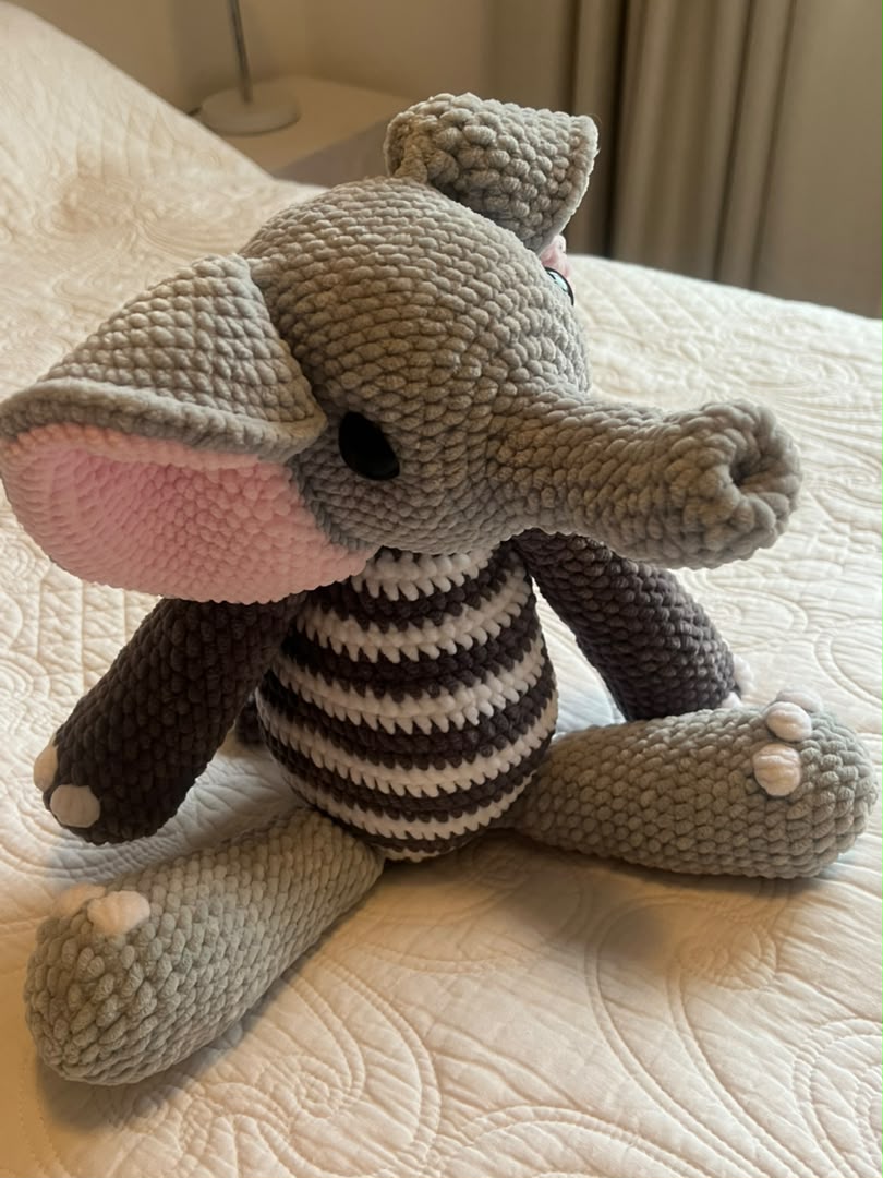 #7812 Handwerk, Handgemakte Wol Olifant