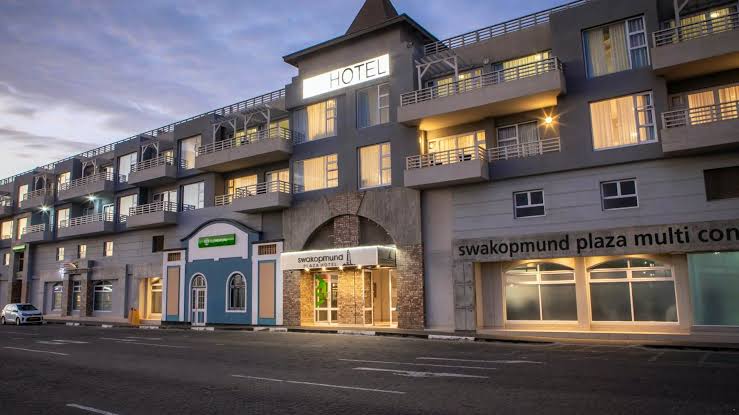 #7786 Akkommodasie, Swakopmund Plaza Hotel