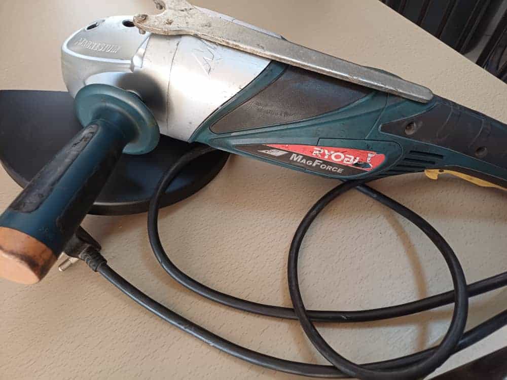 #8658 2de Handse Ryobi Angle Grinder
