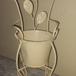 #2057 YSTER STOEL BLOMPOT